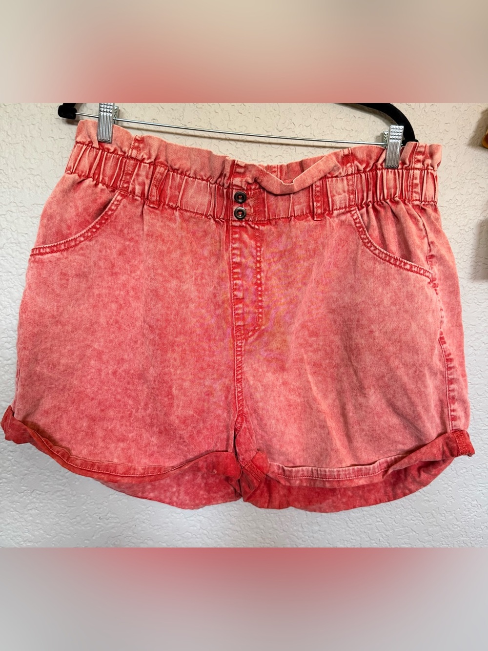WILD FABLE HIGH WAISTED ROLLED CUFF ACID WASH SHORTS, RED, XL